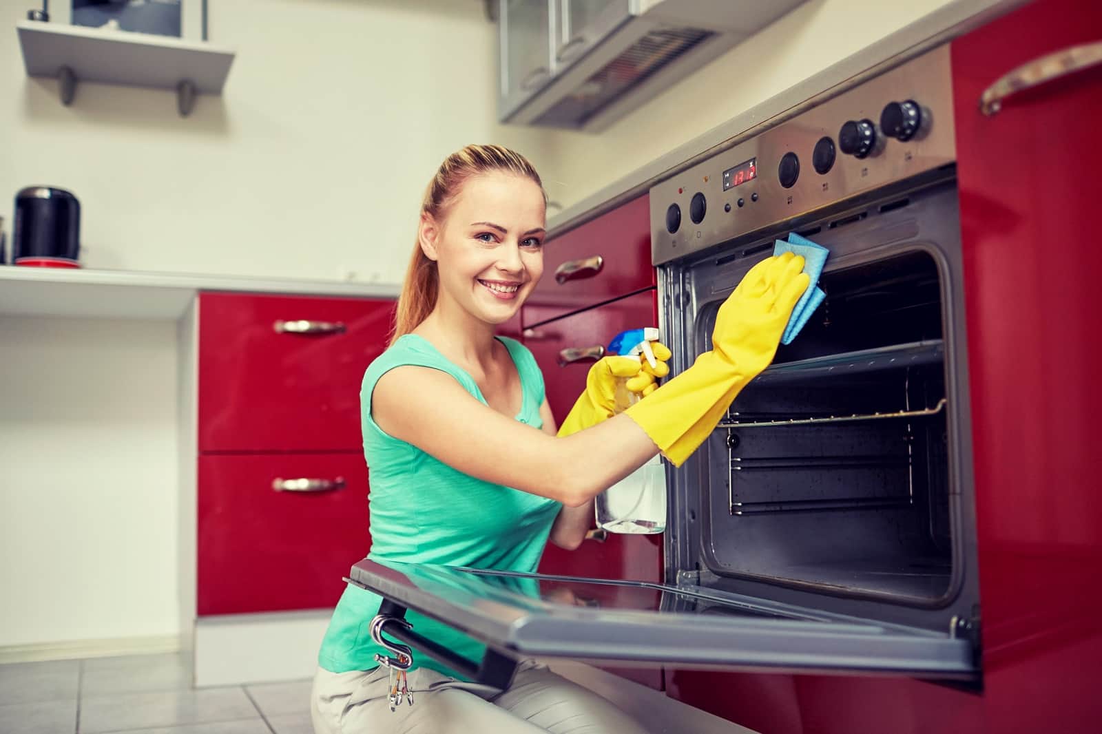 https://devices4home.com/wp-content/uploads/2019/02/clean-oven-min.jpg
